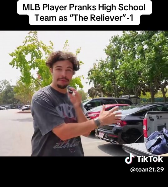 MLB Player Pranks High School Team as “The Reliever”-1 | highschool