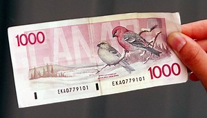 Clock ticking on old Canadian banknotes' legal tender status