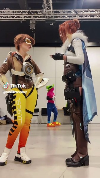 Freja's Overwatch Cosplay as Tracer