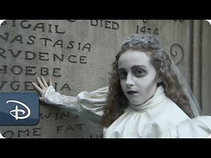 DIY Halloween: Haunted Mansion ‘Ghost Bride’ Makeup Tutorial