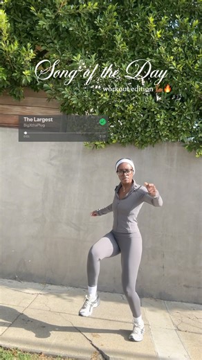 Angwi Tacho on Instagram: "Pulled my car over just to record this 😭 But fr, add this song to your workout playlist!! “The Largest” by @bigxthaplug 🔥 #spotify #newsongs #hiphop #workoutplaylist #playlist"