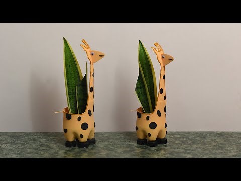 Giraffe Planter from Plastic Bottle | Recycled Crafts Ideas