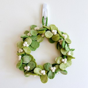 Wool Felt Mistletoe Wreath, Door Decorations - Etsy