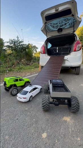 RC Cars Climbing Into a Car! Epic Ramp Challenge 🚗🔥