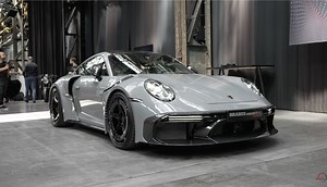 ブラバス最新作、ポルシェ911ターボSベースの「900R」発表。前後フェンダーは超ワイド、手が入っていないところがないほどのフルカスタム。動画ではサウンドも