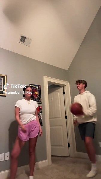 Ultimate Guide to Senior Prom Dresses for 2025