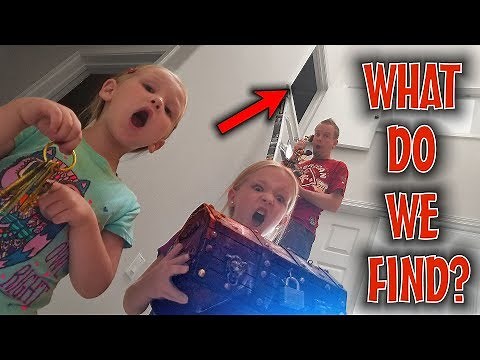 Exploring the Secret Hidden Room! Someone's Living Behind the Door!!!