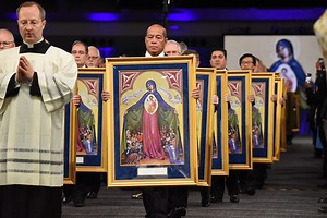 Can Roman Catholics have icons?