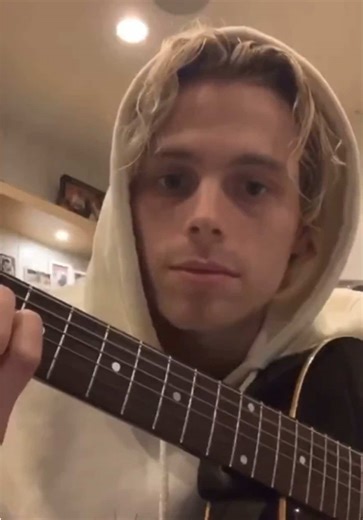 Luke Hemmings Insight