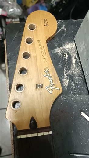 refret strat Fender