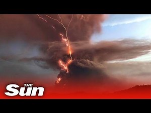 Philippines volcano - Dramatic footage of Taal eruption