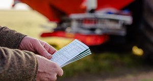 Fertiliser spreader calibration advice | Yara UK