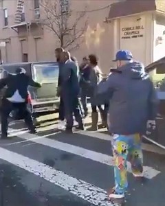 410K views · 491 reactions | WAS GEHT DA AB?  DER SCHMEISST EINFACH DIE LEICHE AUFS AUTO  | Die Hater | Facebook