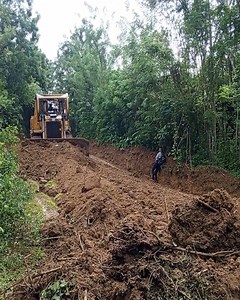 2.4K views · 58 reactions | Excellent work on how to easily tidy up plantation roads using BULLDOZER D6R XL heavy equipment | Bulldozer Forest | Facebook