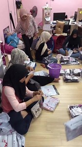 9.6K views · 142 reactions | Non stop! Pagi, ptg,mlm,tgh mlm, tgh pagi.. 24jam operasi NFH berjalan utk pos kan order u olss.. Nk make sure u olss dpt beraya dgn baju baru dari NFH ..  Thank you tau u olss, shopping dgn NFH!  | NFH Boutique Gallery | Facebook