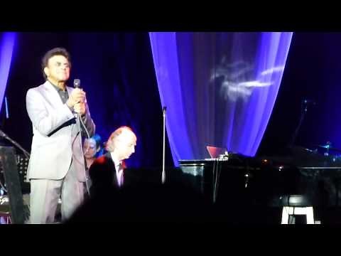 Johnny Mathis Sings Live At The O2
