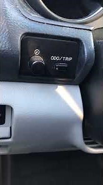 How to Reset the Maintenance Light on a 2006-2008 Lexus RX400h Hybrid