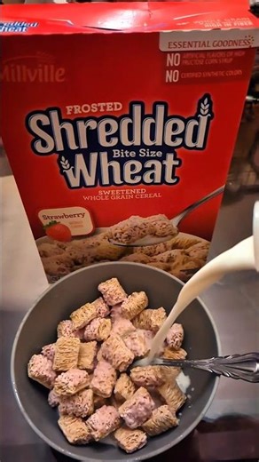 Strawberry shredded wheat cereal 🥣
