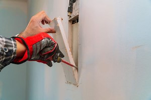 How To Mark Sheetrock for Outlets: 7 Methods
