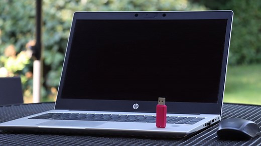 Hoe open je een USB-stick op je laptop?