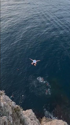 27m Gainer somewhere in Spain 🇪🇸 #cliffjumping