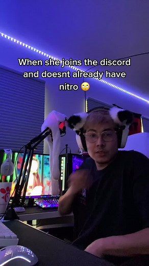 Discord nitro giveaways or whatever?!? #fyp #discord