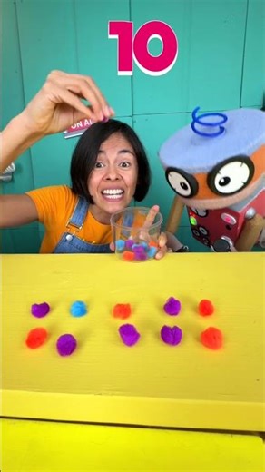 Christina 🖐️ counts with ‪@wimeesworld‬ #123andres #kindergarten #kidsvideo #preschool #shorts