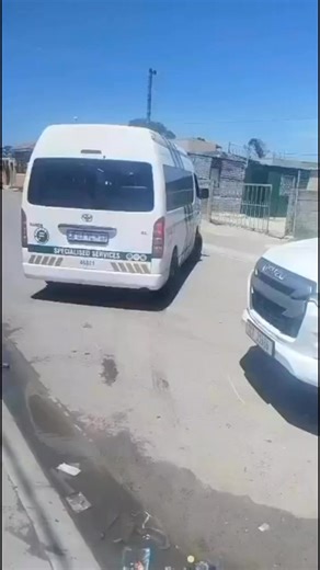 2.3K views | Attempted hijacking or robbery- Cape Flats #NewsUpdate #thenewsdesk #CrimeNews #police #gauteng #capetown | The News Desk SA | Facebook