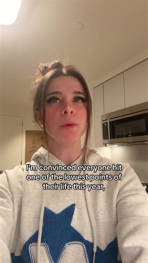 hothighpriestess 🧿🤍 (@hothighpriestess)’s video of rock bottom