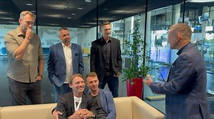 37K views · 596 reactions | ⚽ Dneska máme v TIKI-TAKA co probírat! Nejen pražské derby rozebere Petr Svěcený s Milanem Škodou, Kubou Štáfkem, Pavlem Horváthem, Ondrou Novotným a Honzou Rajnochem. Začínáme ve 20:00 na O2 TV Sport.  | Oneplay Sport | Facebook