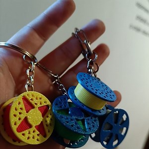 Filament spool keychain