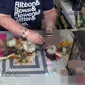 72K views · 420 reactions | Who loves Lantern Swags?? Lantern swags are floral arrangements attached to your lanterns to help distribute more of those wonderful fall colors throughout. Watch a full detailed video on the blog here https://southerncharmwreaths.com/simple-fall-lantern-swag/ #falldecor #lanternswag #falllantern #decoratewithlanterns #wreathmaking #howtomakewreaths | Southern Charm Wreaths | Facebook