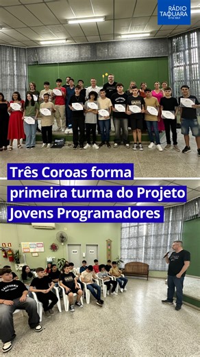 Rádio Taquara on Instagram: "💻 INOVAÇÃO | A Prefeitura de Três Coroas celebrou, nesta sexta-feira (05), a formatura da primeira edição do Projeto Jovens Programadores, iniciativa que qualificou alunos do 8º e 9º ano da Rede Municipal em programação com foco na linguagem Python. O curso, ministrado pelo professor Marcio Petry, selecionou estudantes por meio de avaliação no primeiro semestre e formou duas turmas, com 16 e 10 participantes. Ao longo da formação, os jovens aprenderam fundamentos d