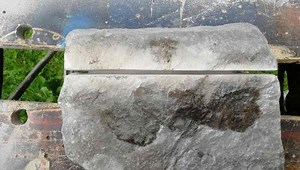 How to Cut Natural Stone Using a Grinder or Chisel