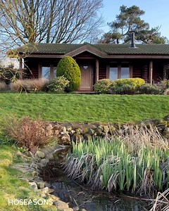 Cosy lodge 🪵 bubbling hot tub 🫧 surrounded by nature 🌳 TICK! Say hi to Hoseasons. | Hoseasons