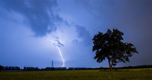 Code geel: vluchten geannuleerd, geen treinen hsl-traject Amsterdam-Rotterdam