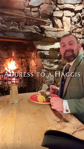 I posted this last night but there was a wee issue with the audio, so here it is again! I did a wee impromptu recital of Address to a Haggis while I was being hosted at the amazing THE OAK TREE INN on the shore of Loch Lomond I hope you enjoy it! Happy Burns night when it comes everyone #burnsnight #robertburns #andythehighlander #scotland | Andy the Highlander