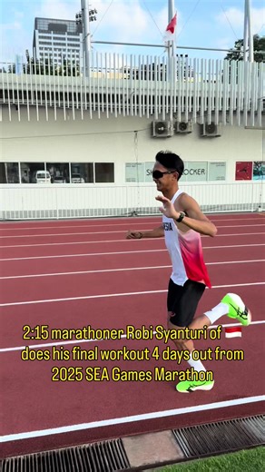 A sight to behold - Southeast Asia’s fastest marathoner in history Robi Syanturi 🇮🇩 does his final tuneup session 4 days before the biggest race of his life - the 2025 SEA Games Marathon.