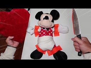 CUTTING OPEN CUPID MICKEY MOUSE ON VALENTINE'S DAY AT 3AM!! *SCARY*