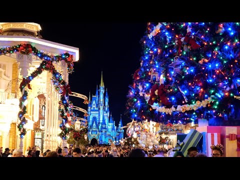Magic Kingdom 2025 Night Tour & Walkthrough w/ Christmas Decorations in 4K |. Walt Disney World