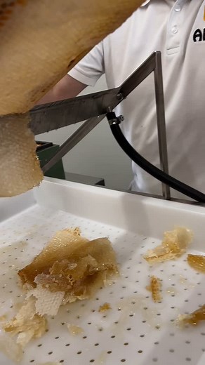 So Slick 🍯 https://www.abelo.co.uk/shop/uncapping-tables/manual-uncapping-knife/ | Black Mountain Honey