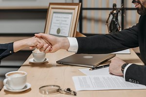 Trust Protector vs Trustee: Key Differences Explained
