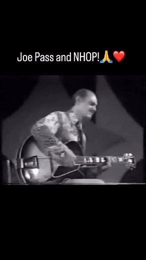 4K views · 4.9K reactions | Joe Pass & NHOP duet, playing the famous jazz standard popularized by Charlie Parker & written by Miles Davis “Donna Lee”… Repost from @ulfwakeniusguitar with special thanks! #jazz #concert #guitar #guitarist #musically #festival | Hangout - Jazz, Blues and Lounge Music | Facebook