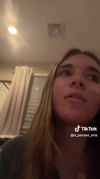 How to Effectively Remove Gel Nail Polish at Home