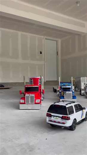 Homemade RC Kenworth and Peterbilt Trucks