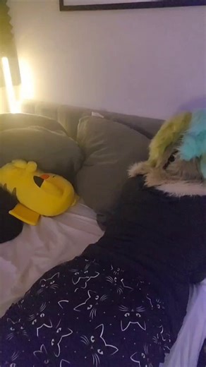 Tryna hangout later, had pizza earlier tho hope that isn't a issue. 😖#fartfetish
