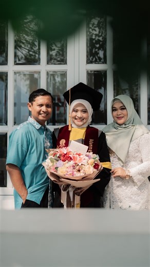 Belva on Instagram: "Look how far I've come🎓 📷 @swarnagaleria"