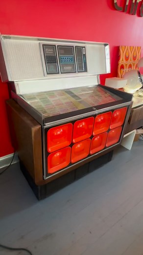 How does a jukebox work? The 1977 AMI Rowe R-81 is under restoration at Chromium! #chromium202 #spaceage #mcm #70s #newhopepa #vintage #jukebox | Chromium202
