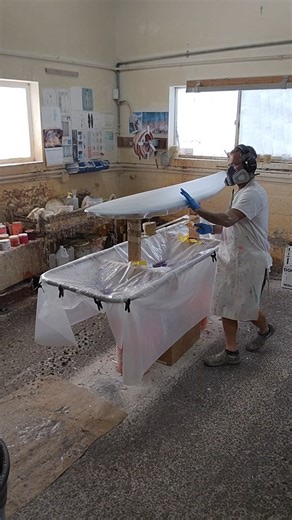 The best laminator that I have ever seen (Roger Anderson) used this hand lap tuck method. . So fast and efficient... | Kazuma Surfboards