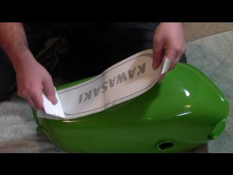 How to apply vinyl graphics to a motorcycle